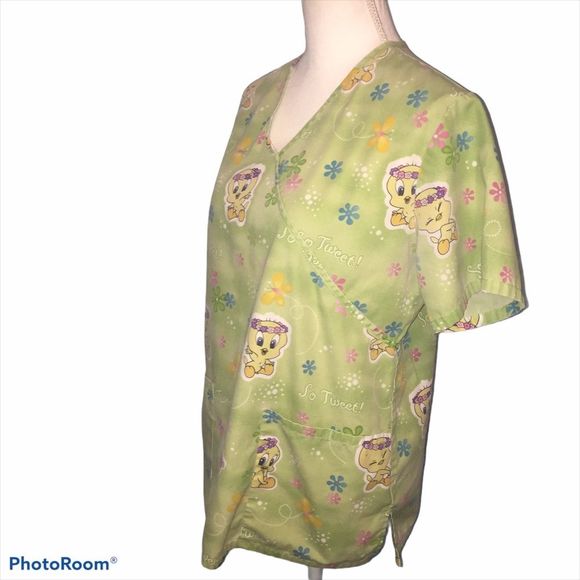 Baby Tweety Bird Pale Green Scrub Top Medium Looney Tunes Nurse Medical - Picture 4 of 8